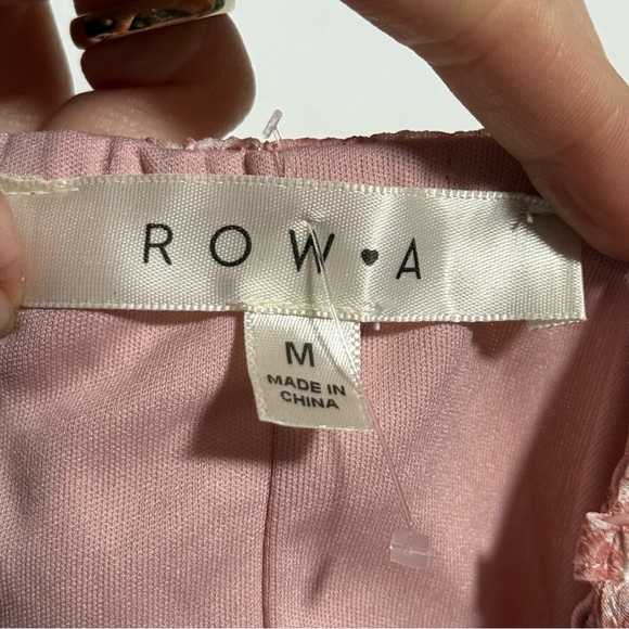Row A Pink Floral Romper Ruffle Hem Adjustable Straps Size M - Picture 7 of 7